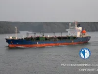 Ọkọ̀ tí ó mú epo / kemikali fún tà