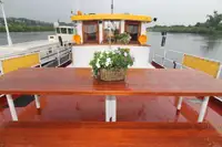 Ọkọ̀ ojú omi ìrìn-àjò fún tà
