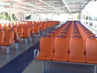 Ọkọ̀ ọpọlọpọ̀ ènìyàn fún tà