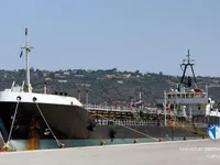 Ọkọ̀ tí ó mú epo / kemikali fún tà