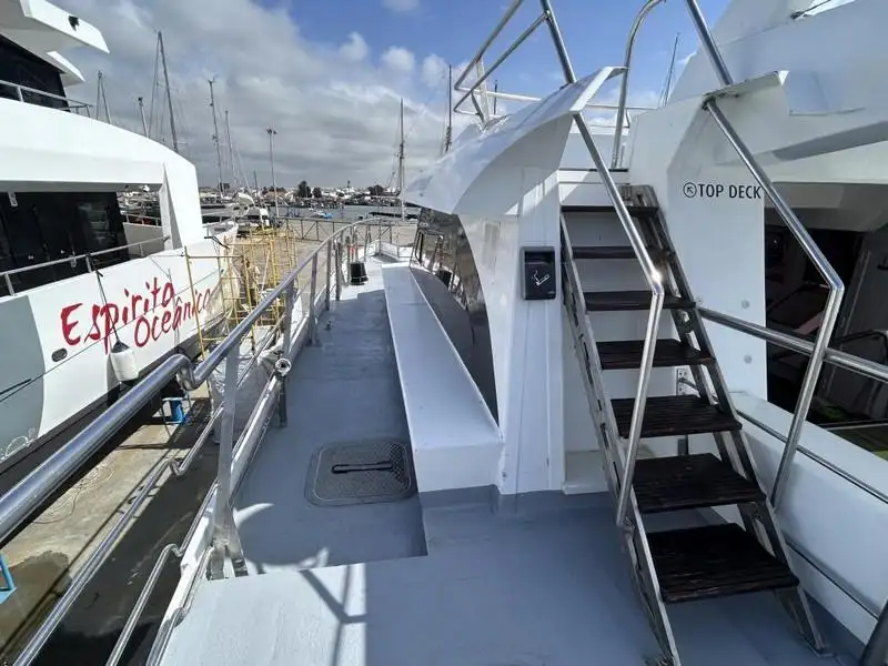 Catamaran fún tà
