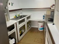 Ọkọ̀ ọpọlọpọ̀ ènìyàn fún tà