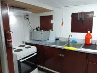 Ọkọ̀ ojú omi tí ó mú àwọn ìkọ́kọ̀ fún tà