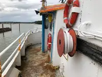 Ọkọ̀ ojú omi ìrìn-àjò fún tà