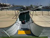 Ọkọ̀ ojú omi ìrìn-àjò fún tà
