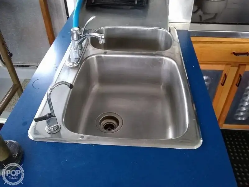 Ọkọ̀ ojú omi kékeré fún tà