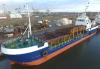 Ọkọ̀ ojú omi tí ó mú ìdọ̀tí fún tà