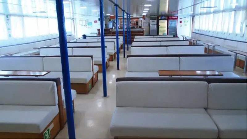 Ọkọ̀ ojú omi ìrìn-àjò fún tà