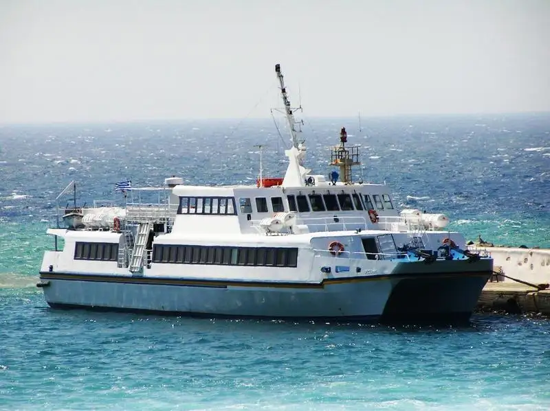 Catamaran fún tà