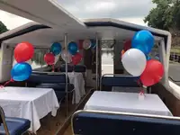 Ọkọ̀ ọpọlọpọ̀ ènìyàn fún tà