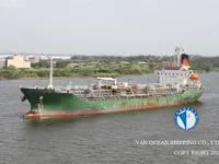 Ọkọ̀ tí ó mú epo / kemikali fún tà