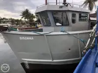 Ọkọ omi ti o mu ọja fún tà