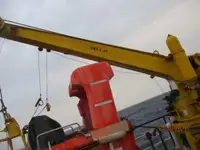 Ọkọ̀ tí wọn fi maa ń gbé ohun èlò tí ó ní ìdáná fún tà
