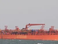 Ọkọ̀ tí ó mú epo / kemikali fún tà