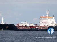 Ọkọ̀ tí ó mú epo / kemikali fún tà