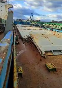 Ọkọ̀ tí ó mú epo / kemikali fún tà