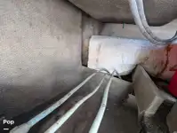 Ọkọ̀ ojú omi ìrìn-àjò tí ó mú àwọn ọkọ̀ fún tà