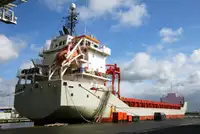 Ọkọ̀ tí wọn fi maa ń gbé ohun èlò tí ó ní ìdáná fún tà