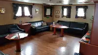 Ọkọ̀ tí ó mú epo / kemikali fún tà