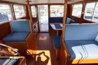 Ọkọ̀ ọpọlọpọ̀ ènìyàn fún tà