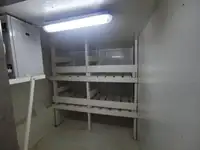Ọkọ omi ti o mu ọja fún tà