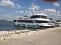 Ọkọ̀ ojú omi ìrìn-àjò fún tà