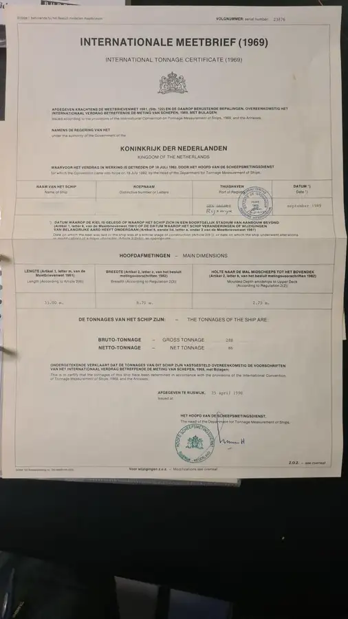 Ọkọ omi ti o mu ọja fún tà