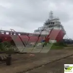 Ọkọ omi ti o mu ọja fún tà