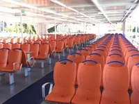 Ọkọ̀ ọpọlọpọ̀ ènìyàn fún tà