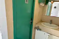 Ọkọ̀ ojú omi ìrìn-àjò fún tà