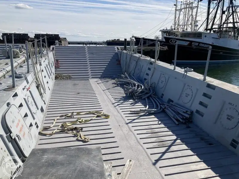 Ọkọ omi Landing, Tank fún tà