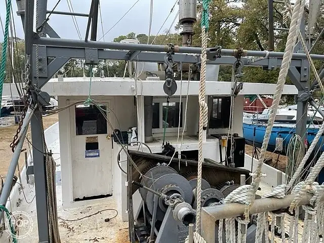 Ọkọ̀ tí ó mú ẹja fún tà