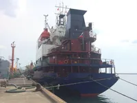 Ọkọ̀ tí ó mú epo / kemikali fún tà