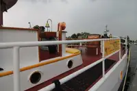 Ọkọ̀ ojú omi ìrìn-àjò fún tà