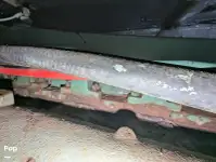 Ọkọ̀ ojú omi ìrìn-àjò tí ó mú àwọn ọkọ̀ fún tà