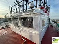 Ọkọ omi ti o mu ọja fún tà