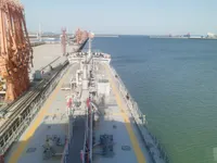 Ọkọ̀ tí ó mú epo fún tà