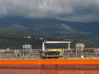 Ọkọ̀ tí ó mú epo / kemikali fún tà
