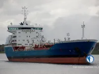 Ọkọ̀ tí ó mú epo / kemikali fún tà