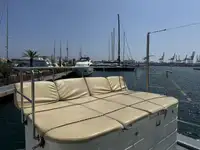 Ọkọ̀ ojú omi ìrìn-àjò fún tà