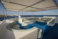 Ọkọ̀ ọpọlọpọ̀ ènìyàn fún tà
