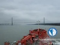 Ọkọ̀ tí ó mú epo / kemikali fún tà