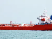 Ọkọ̀ tí ó mú epo / kemikali fún tà