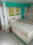 Ọkọ̀ ojú omi ìrìn-àjò fún tà
