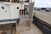 Ọkọ̀ ọpọlọpọ̀ ènìyàn fún tà