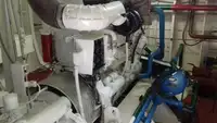 Ọkọ̀ ojú omi tí ó mú ìdọ̀tí fún tà