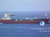 Ọkọ̀ tí ó mú epo / kemikali fún tà