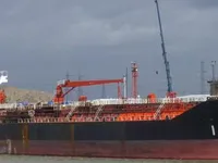 Ọkọ̀ tí ó mú epo / kemikali fún tà