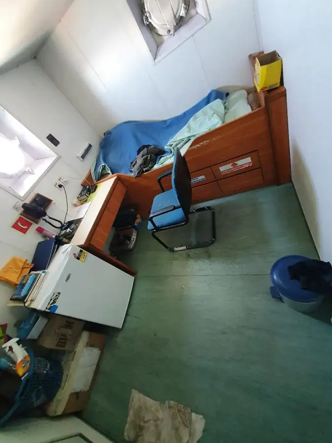 Ọkọ̀ tí wọn fi maa ń gbé ohun èlò tí ó ní ìdáná fún tà