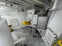 Ọkọ̀ ojú omi tí ó mú àwọn ìkọ́kọ̀ fún tà